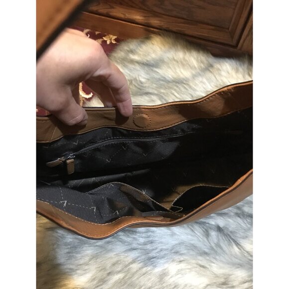 VINCE CAMUTO ADRIA HOBO LEATHER HANDBAG CHESTNUT BROWN NWT - Picture 7 of 9